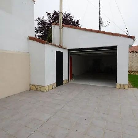 Housing Leon Casa Con Jardin Villa Exterior photo