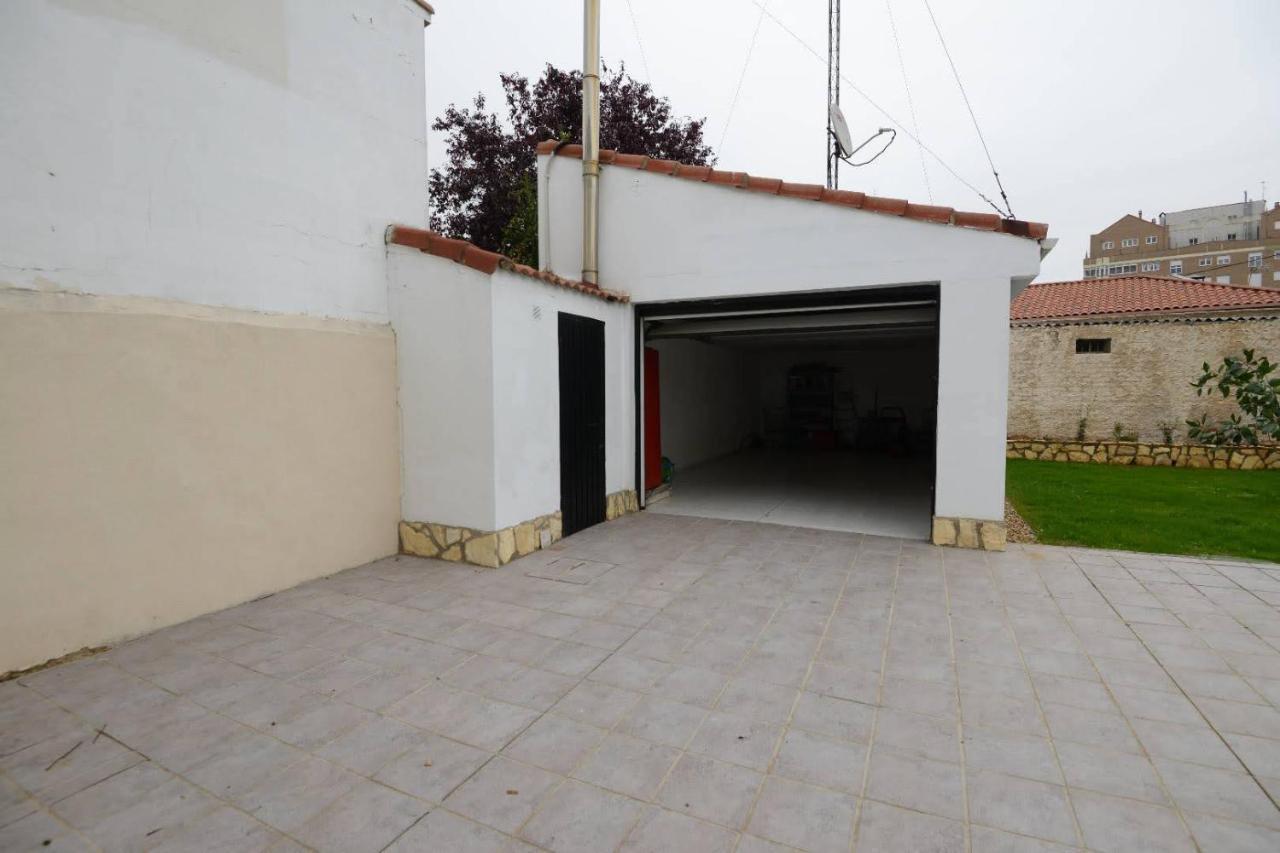 Housing Casa Con Jardin *